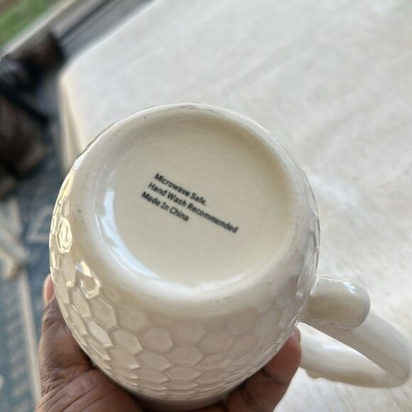 Bee-Themed White Mug - Picture 6 of 6